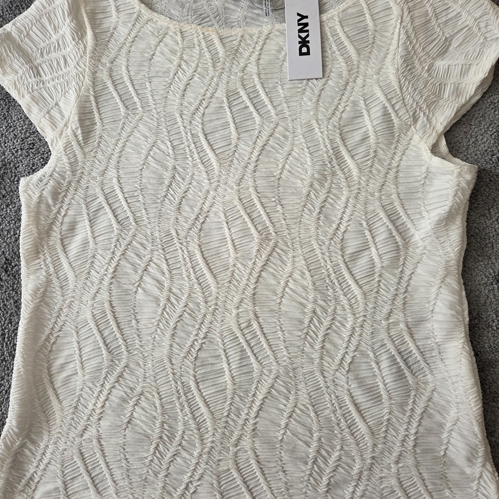 NWT DKNY Cream Textured Cap Sleeve Top
